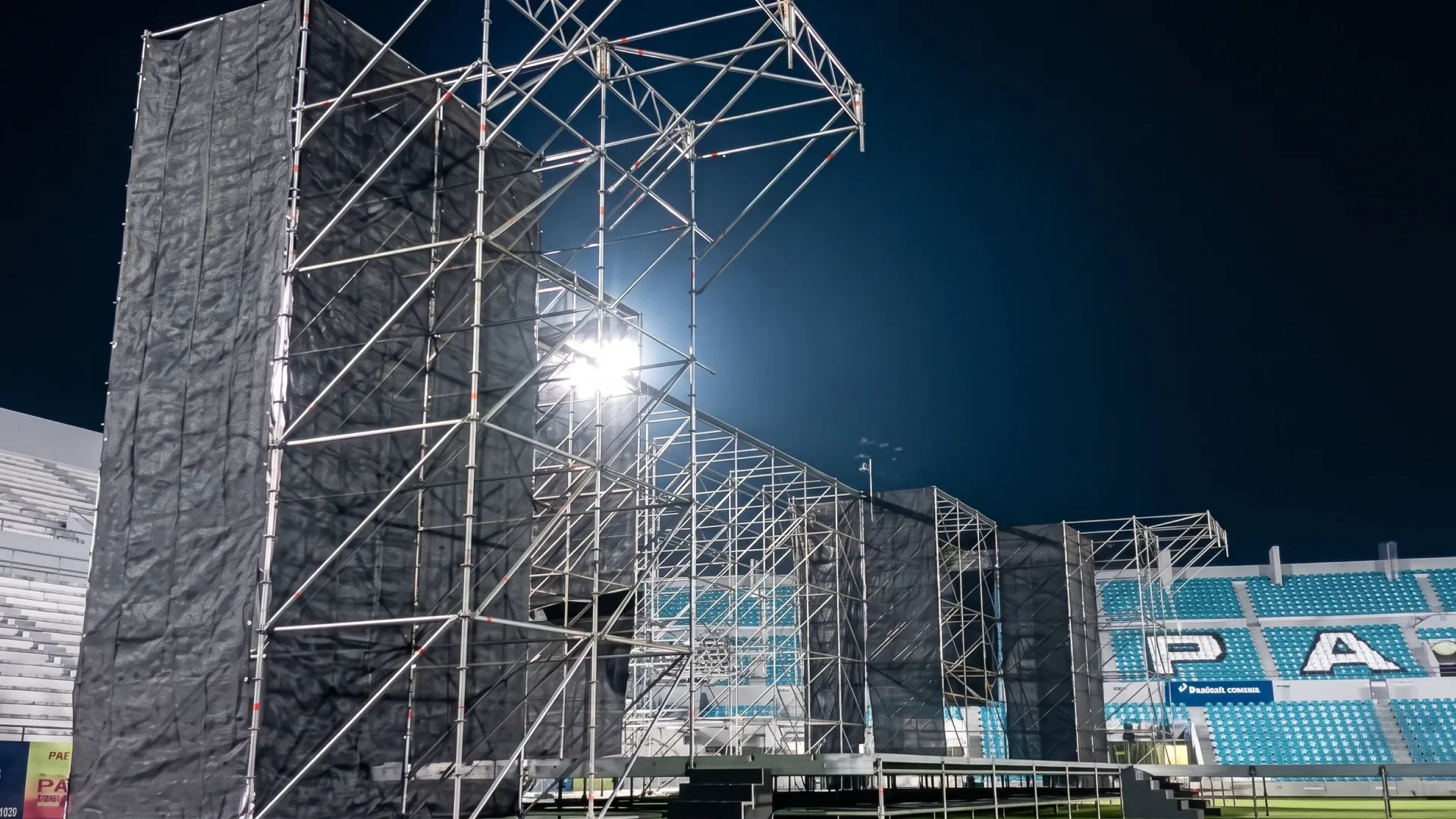 Estructura Layher profesional para evento en Jalisco